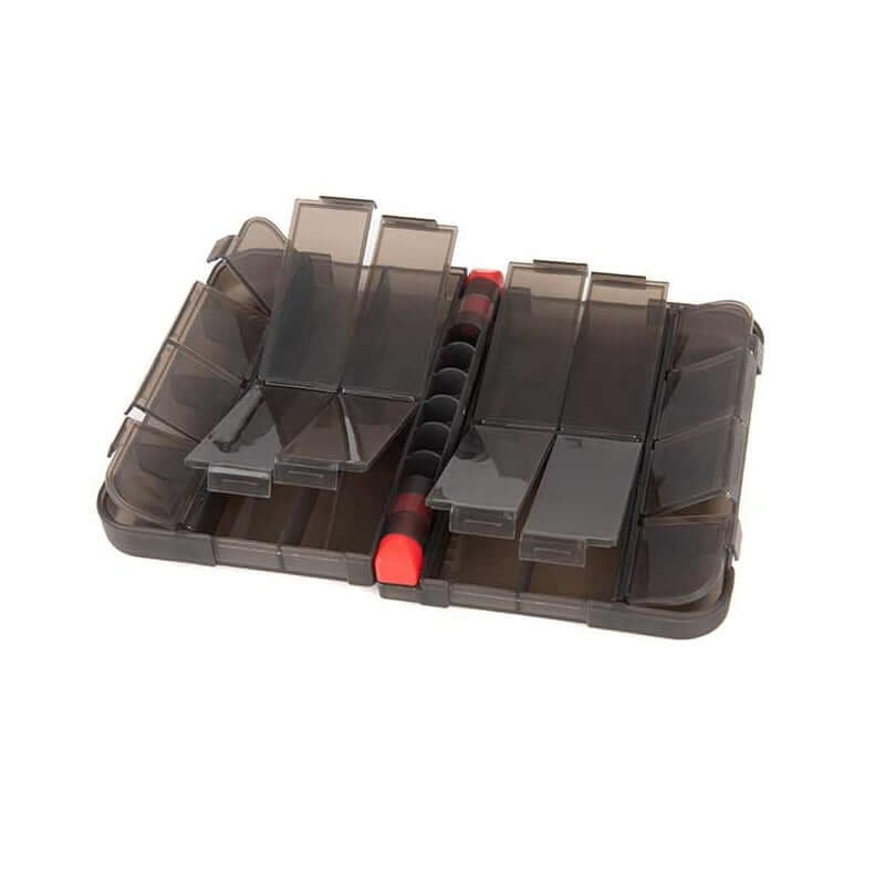 Caja de accesorios de pesca Fox Rage Mediana, ideal para organizar anzuelos y pequeños accesorios de pesca.