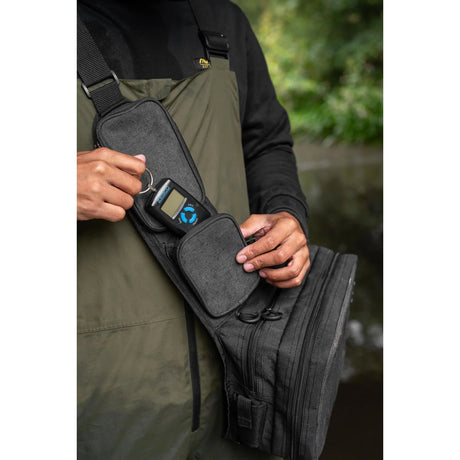 Bolso bandolera Zebco Trophy Shoulder Sling 9L - Tienda Bass